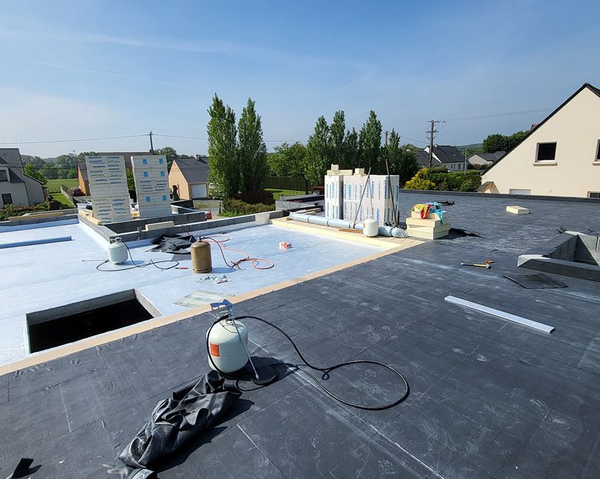 Toit terrasse - Isolation - Membrane EPDM - Fenêtre de toit plat - Acrotère